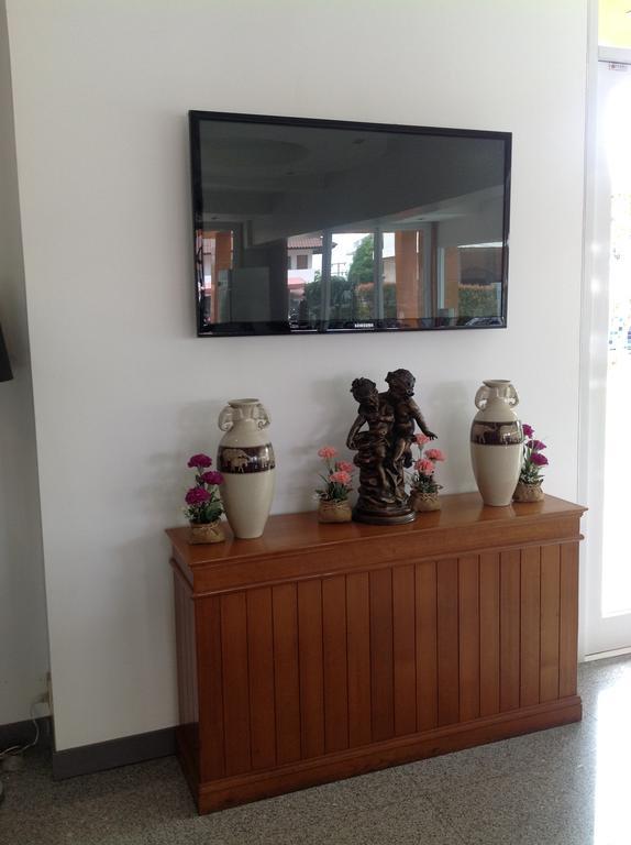 Marsi Pattaya Hotell Exteriör bild