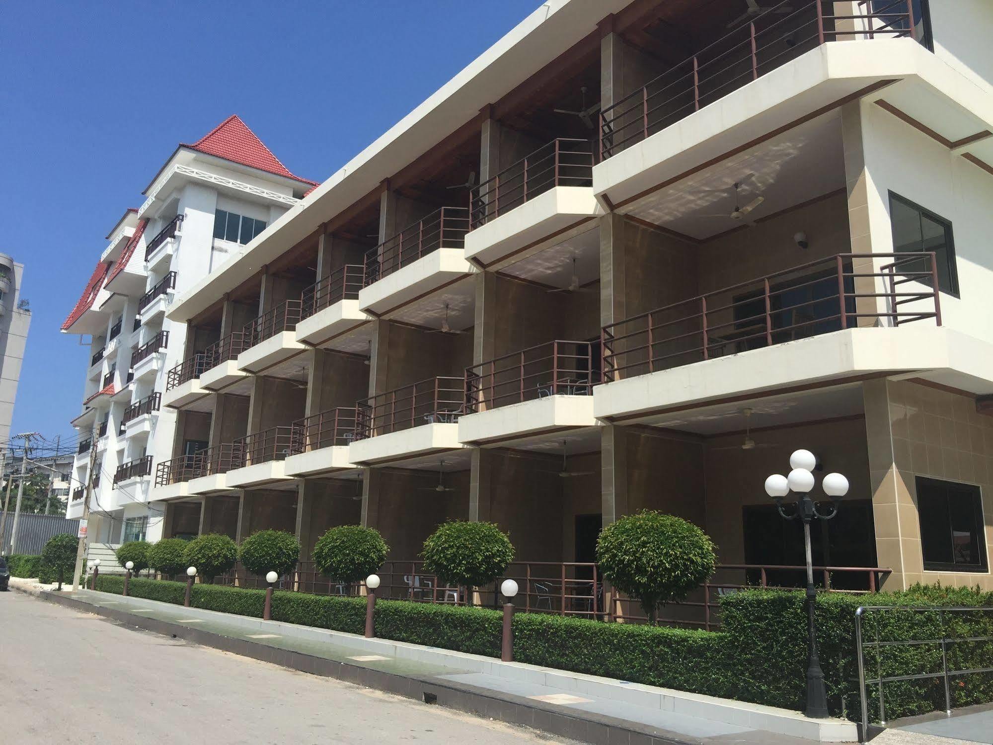Marsi Pattaya Hotell Exteriör bild