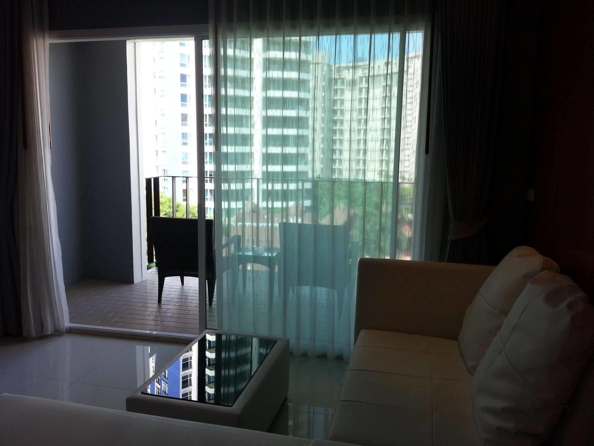 Marsi Pattaya Hotell Exteriör bild