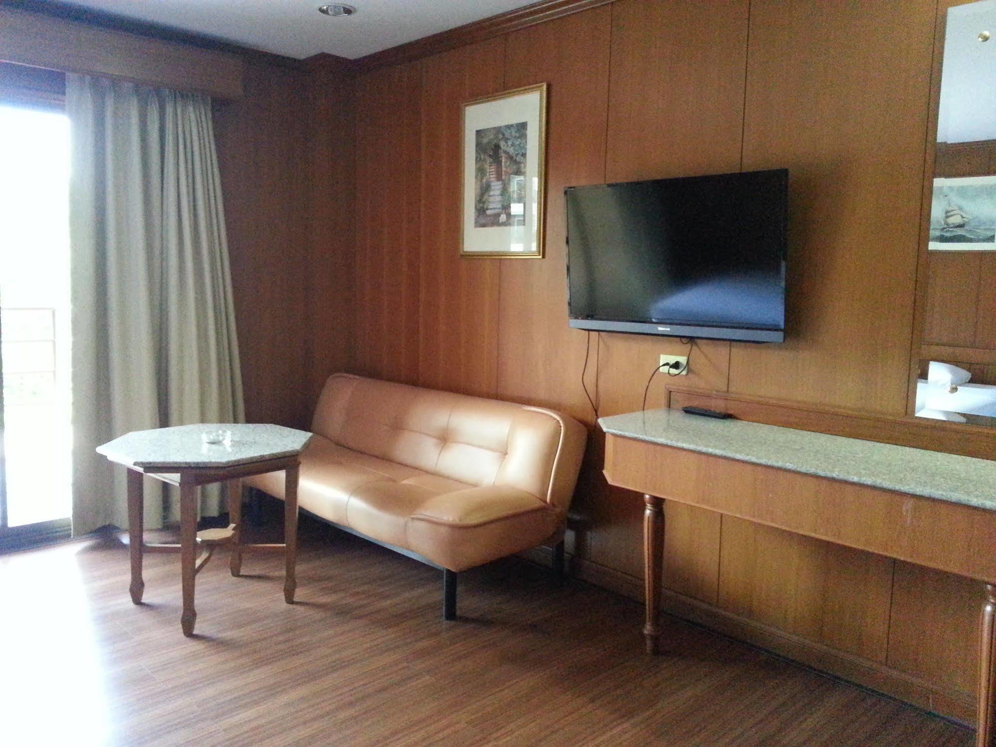 Marsi Pattaya Hotell Exteriör bild