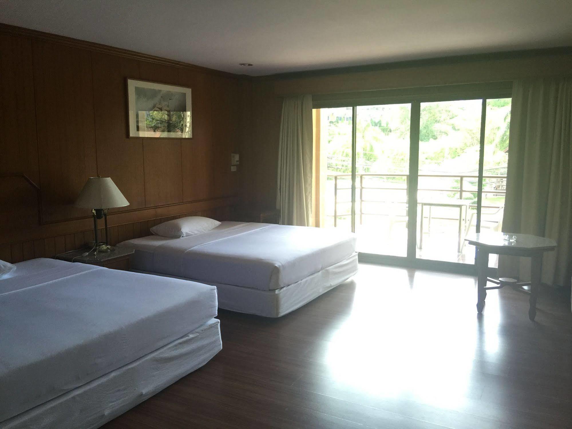 Marsi Pattaya Hotell Exteriör bild