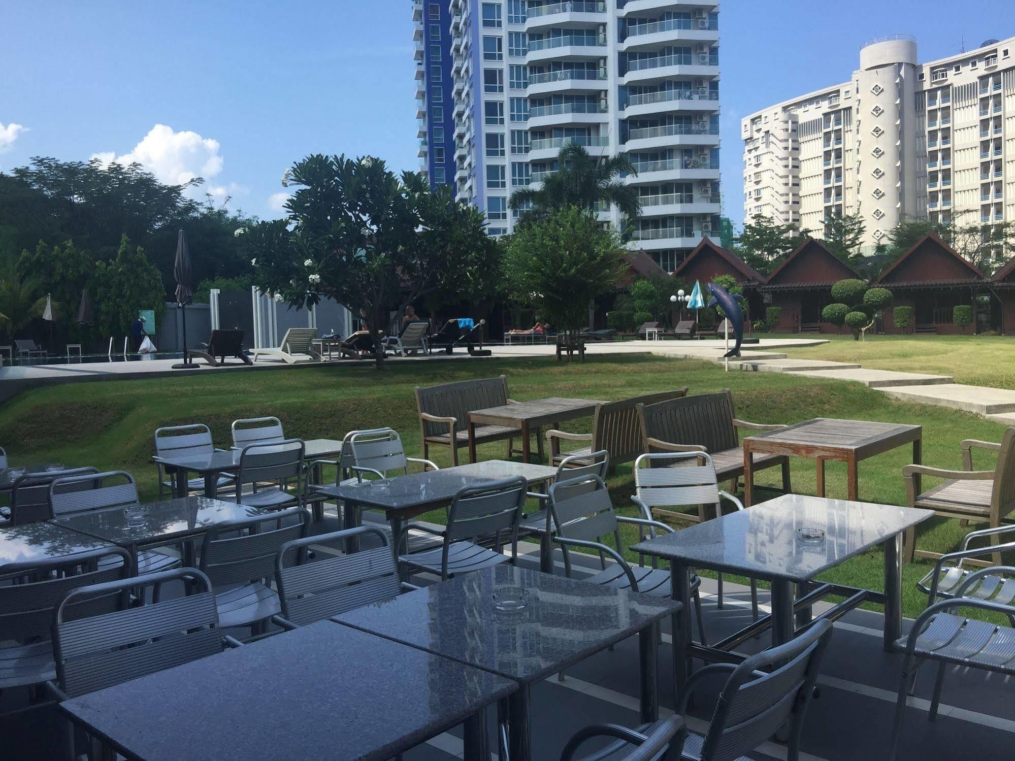 Marsi Pattaya Hotell Exteriör bild